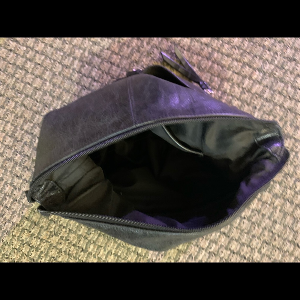 BLACK ALL LEATHER HANDBAG - Picture 4 of 4